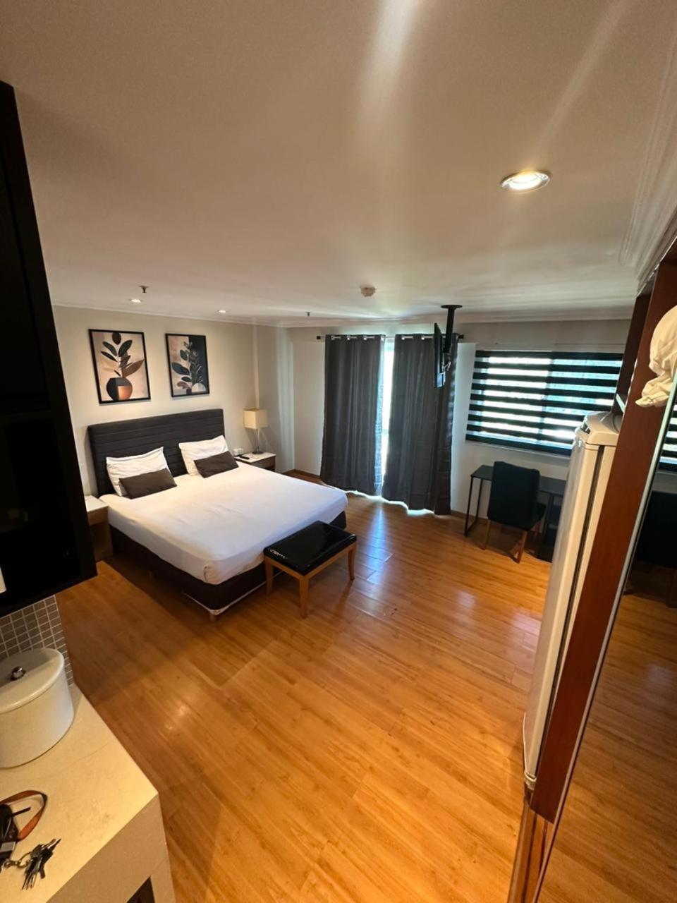 Barra Da Tijuca - 508 - De Frente Para Maravilhosa Piscina - Estacionamento Gratuito - Academia Comphania Atletica - Balsa Para Praia Gratis - Microondas - Geladeira Grande - Recepcao 24Horas - Wi-Fi - Com Pia Rio de Janeiro Buitenkant foto